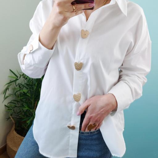 Blusa botões corações
