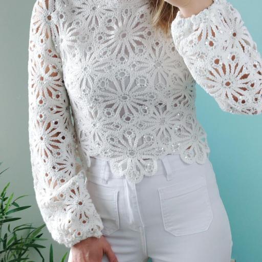 Blusa crochet branca