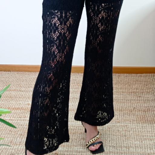 Calça Preta Crochet