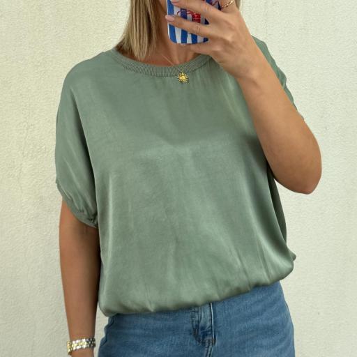 Blusa acetinada verde [2]