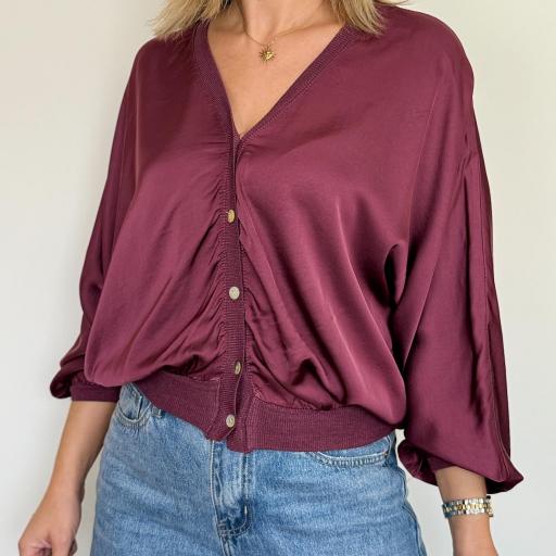 Blusa/casaco acetinado bordô
