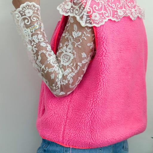 Colete pelo Rosa Flúor [2]