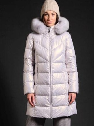 Abrigo Gus perla brillo con cuello de pelo blanco