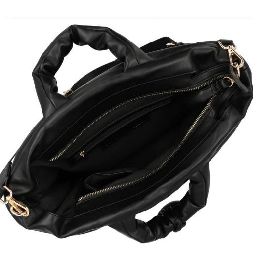 Bolso Negro con logotipo dorado  [1]