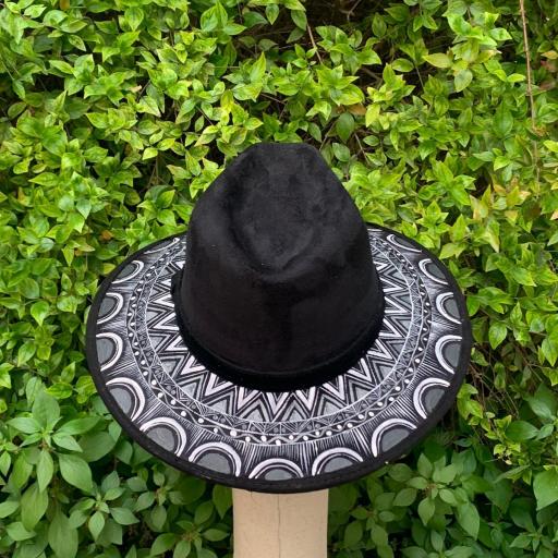 Sombrero Negro Estampado 