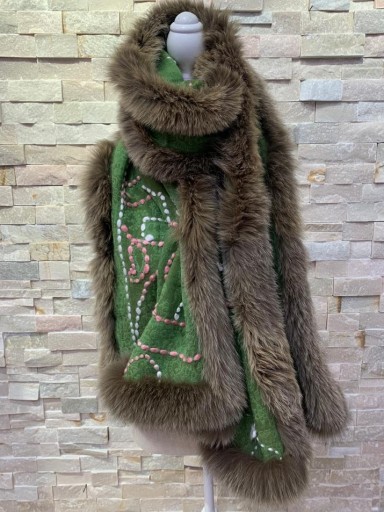 Bufanda cashmere verde ribeteada en pelo natural marrón [2]