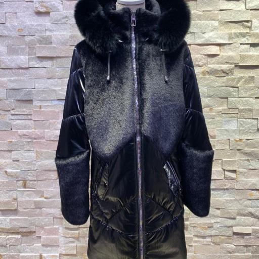 Abrigo largo waterproof y piel Alcántara negro bolsillo vertical