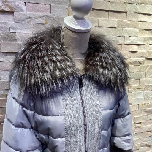 Abrigo gris de alpaca con cuello y bolsillos plastrón de zorro  [1]