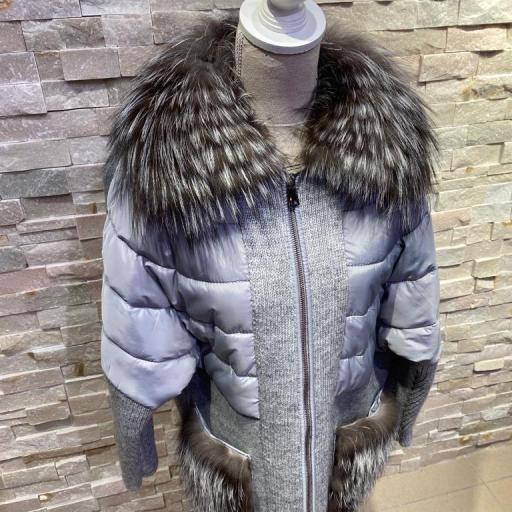Abrigo gris de alpaca con cuello y bolsillos plastrón de zorro  [2]