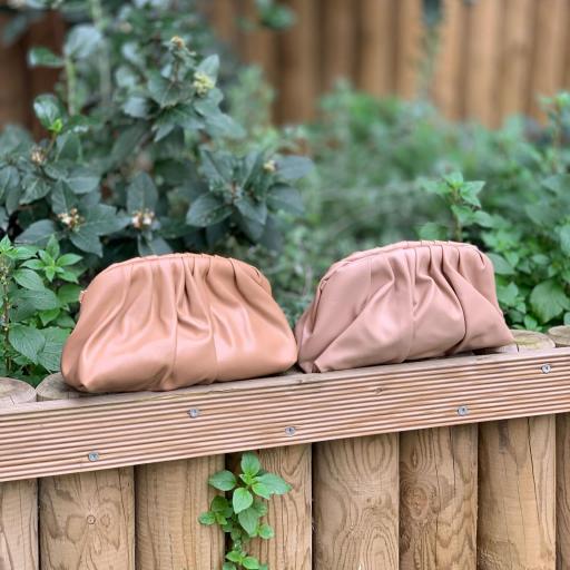 Bolso Clutch piel fruncido superior nude [1]