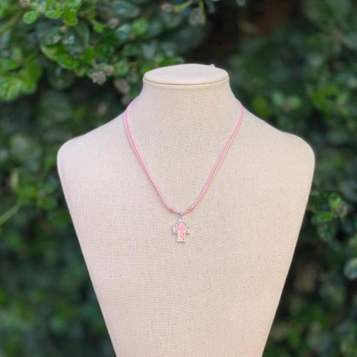 Collar Bámbola - Cruz pequeña rosa