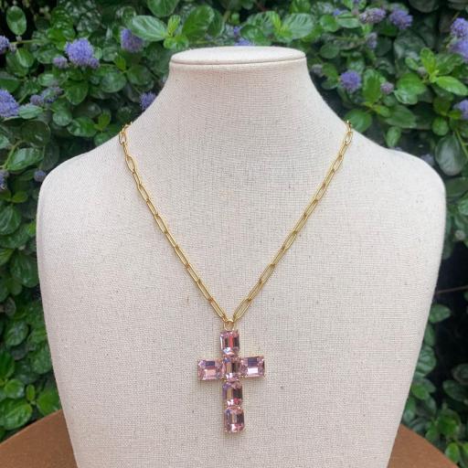 Collar cadena de acero cruz latina rosa