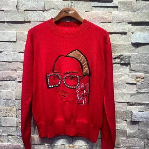 Jersey rojo chica con gafas de strass 