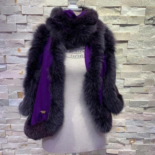 Bufanda cashmere morado con ribete de pelo natural [3]