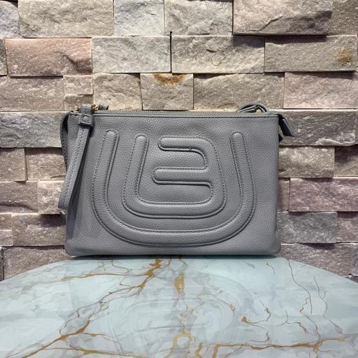 Bolso La Fille des Fleurs ecopiel bandolera rectangular varios apartados gris [1]