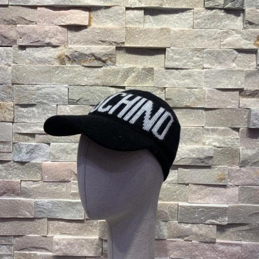 Visera de Moschino blanca y negra [3]