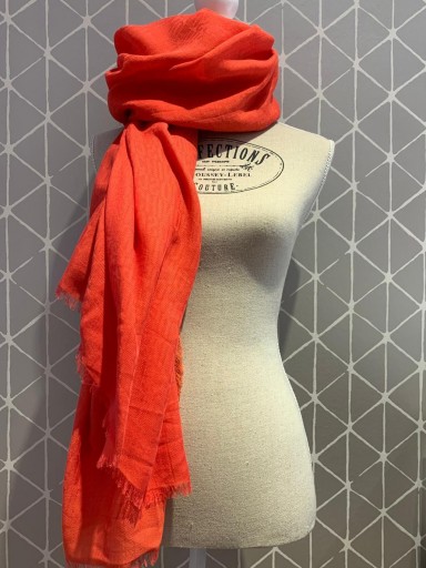 Pañuelo Moschino todo logo naranja