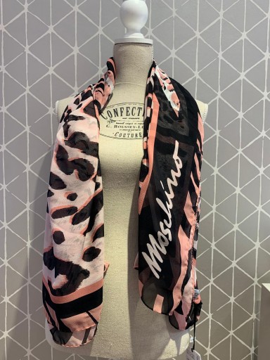 Pañuelo Moschino rosa y negro animal print [1]