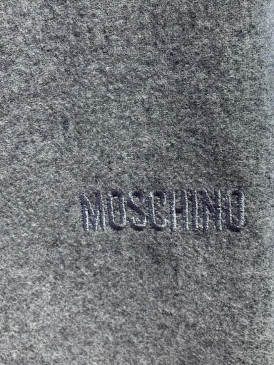 Bufanda Moschino gris logo bordado [1]