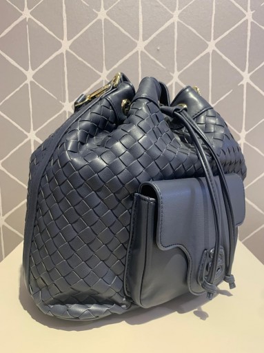 Bolso La Fille des Fleurs ecopiel trenzado azul marino [1]