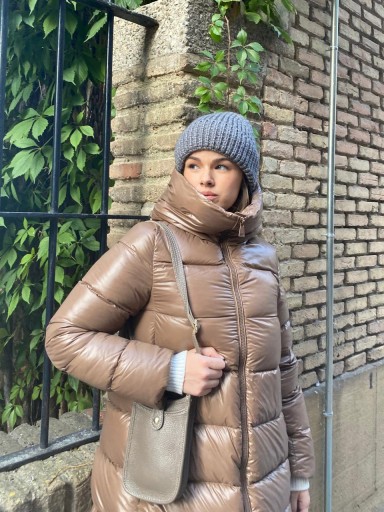 Abrigo plumífero avellana Emma&Gaia