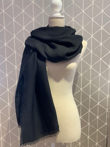 Pañuelo Moschino todo logo negro