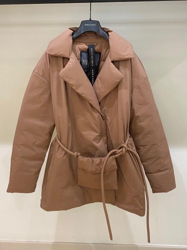 Abrigo con bolsillo y cinturón avellana Emma&Gaia [1]