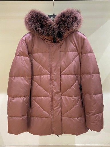 Abrigo Gus borgoña con capucha de pelo natural 