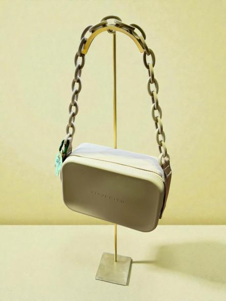 Bolso Viajecito topo correa doble eslabones y estampada [1]