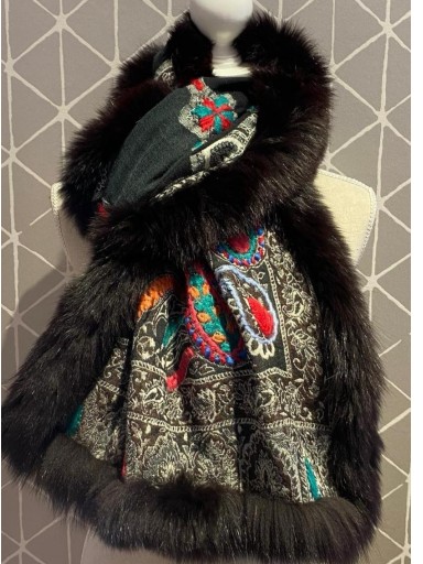 Bufanda cashmere negra ribeteada en pelo natural negro