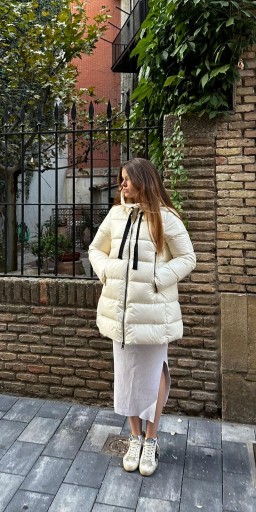 Abrigo plumífero blanco cordónes Emma&Gaia [1]