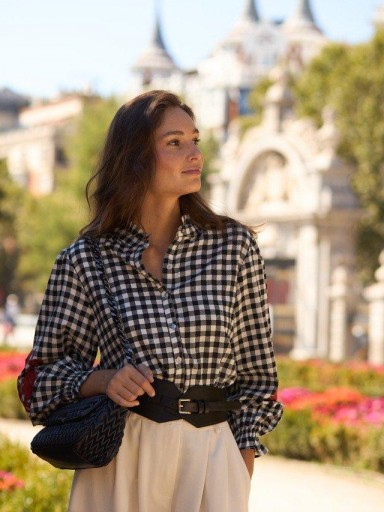 Camisa vichi negra y blanca Latido