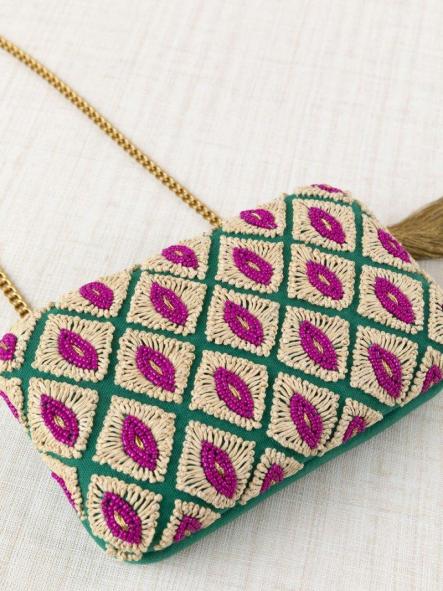 Bolso fiesta Latido verde rafia y cuentas fucsia