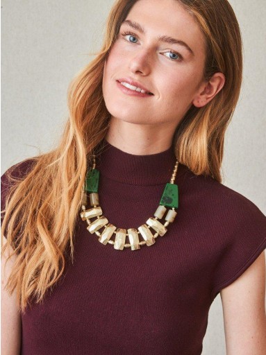 Collar eslabones geométricos verde y dorado Latido [0]