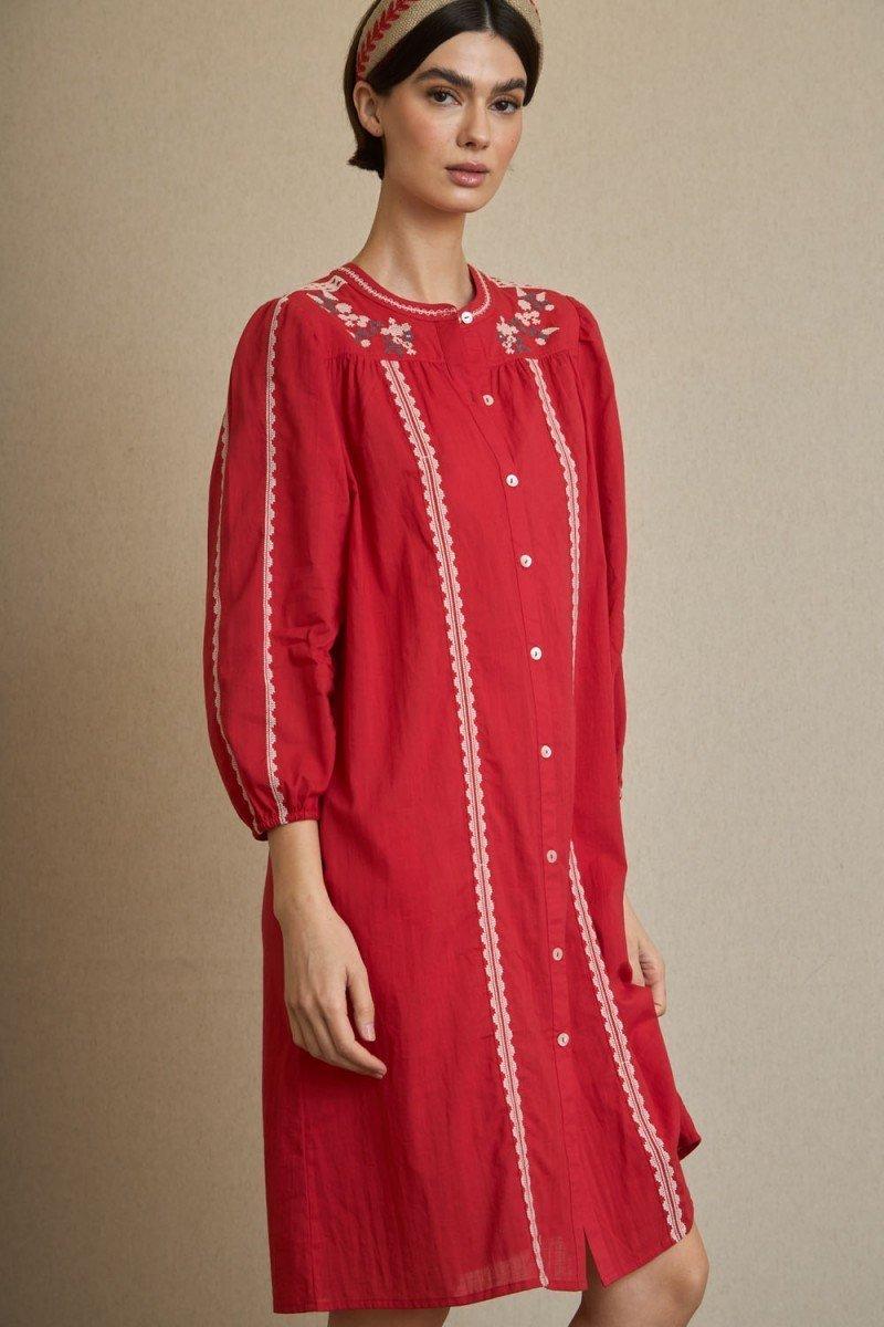 Vestido rojo bordado blanco