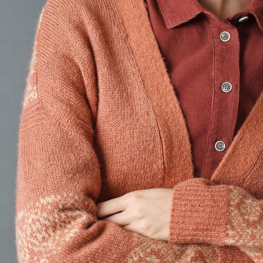 CHAQUETA LARGA GRECAS EN MANGAS MARSALA [1]