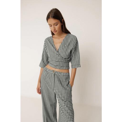 CAMISA CROP NUDO MULTIPOSICIÓN 