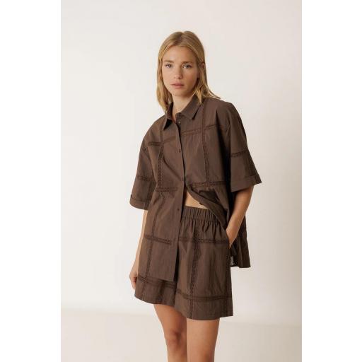 SHORT POPELLIN PUNTILLAS 