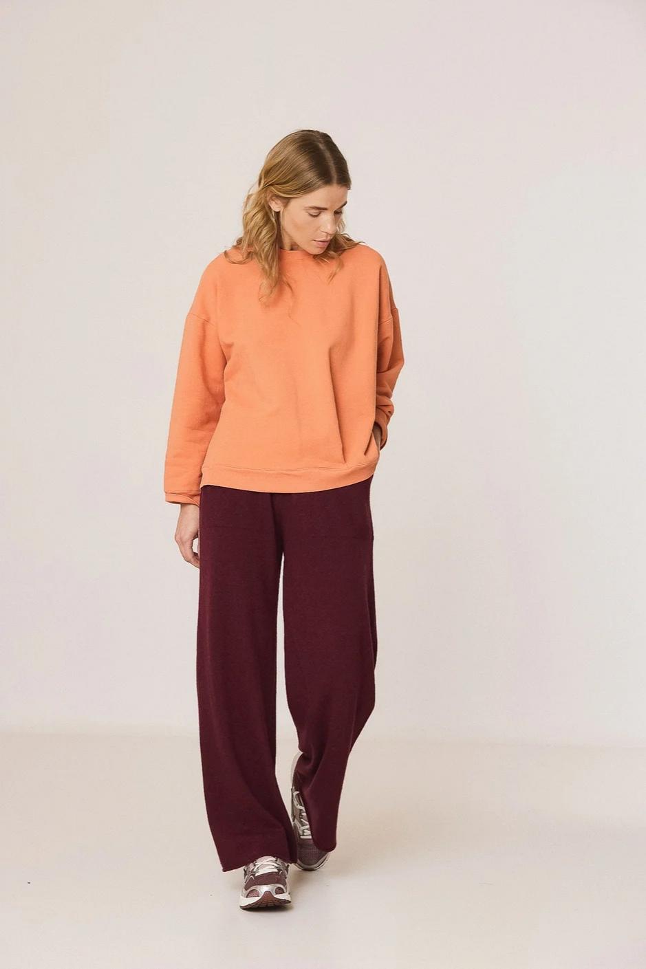 SUDADERA BÁSICA PLIEGUE