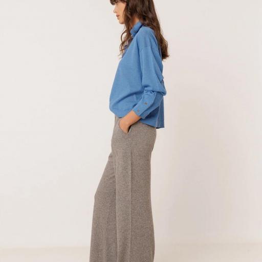 PANTALÓN CROP CON CASHMERE [2]