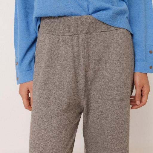 PANTALÓN CROP CON CASHMERE [0]
