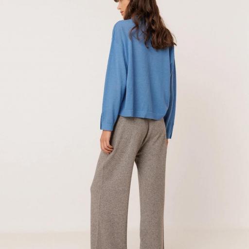 PANTALÓN CROP CON CASHMERE [3]