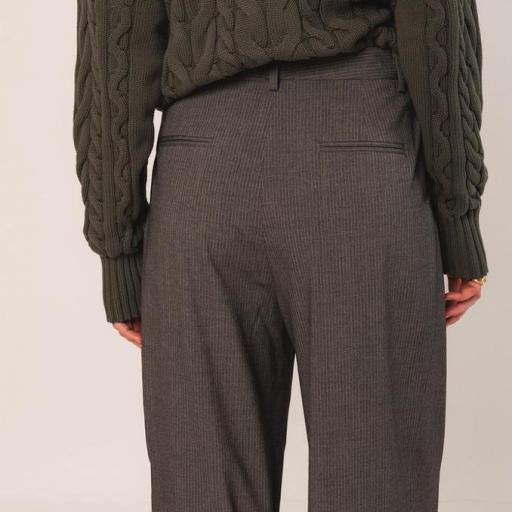 PANTALÓN VESTIR PINZAS [2]