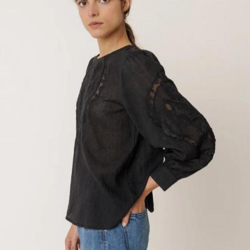 BLUSA BORDADO ROMÁNTICO  [3]