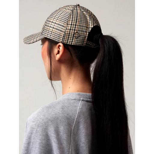 GORRA DARA CUADROS  [2]