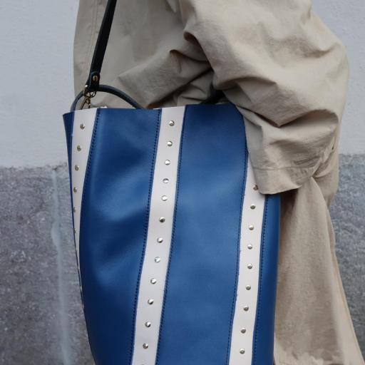 BUCKET TWISTED NAVY AND BONE  [1]