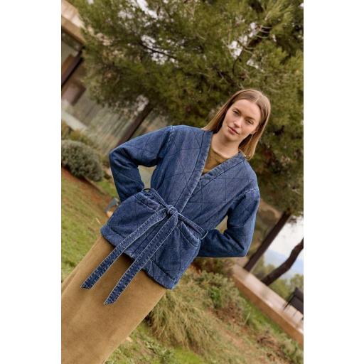 CHAQUETA KIMONO ACOLCHADO 