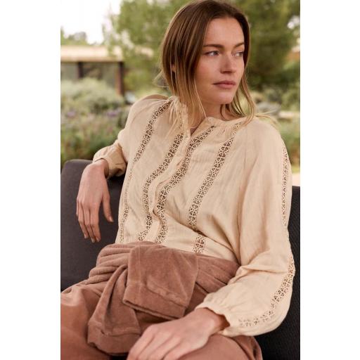 CAMISA PUNTILLAS DOBLE GASA 