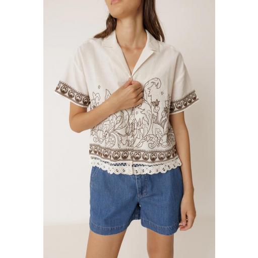 CAMISA BORDADO CONTRASTE 