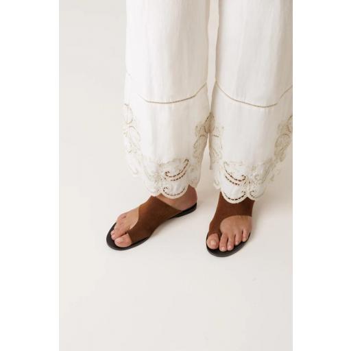 PANTALÓN  BAJO BORDADO  [0]